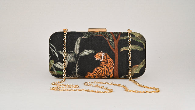 SAFARI SCAPE BLACK CLUTCH