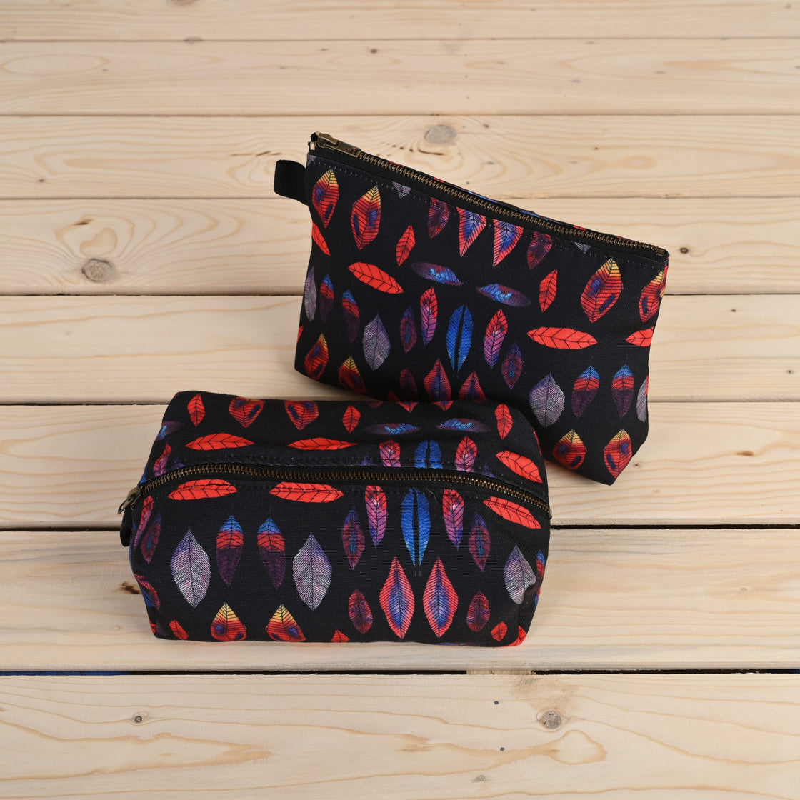 FEATHERS POUCH SET