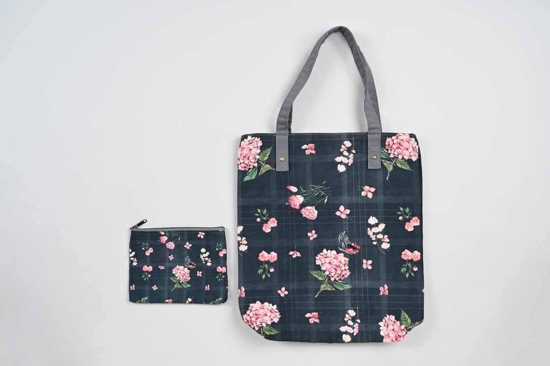 HYDRANGEAS AND BUTTERFLY TOTE BAG