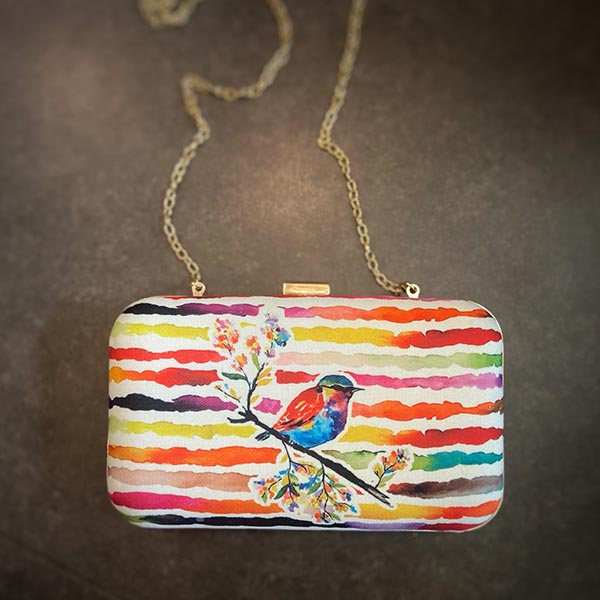 THE COLORFUL SPARROW CLUTCH